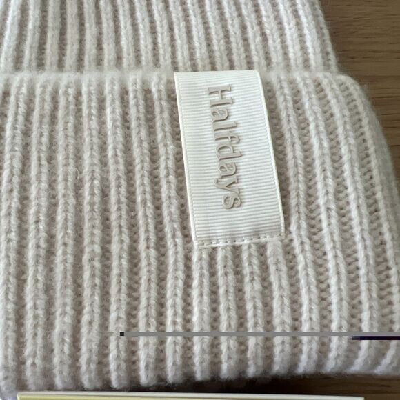 Halfdays Beanie Unisex Off White 100% Merino Wool - OS - New With Tags - Picture 2 of 6